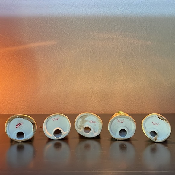 Hand painted Porcelain Santa Figurines - Picture 3 of 6